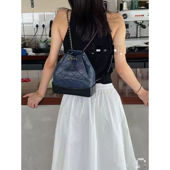 Chanel Women Pre-Loved Bag Very Good Condition - Picture 3 of 5